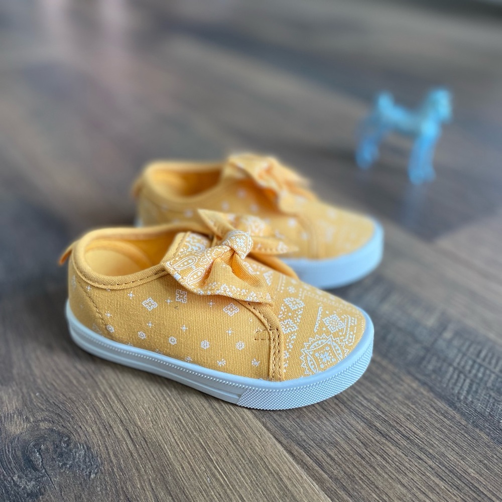 NWT OSHKOSH Yellow Paisley Slip On Sneakers